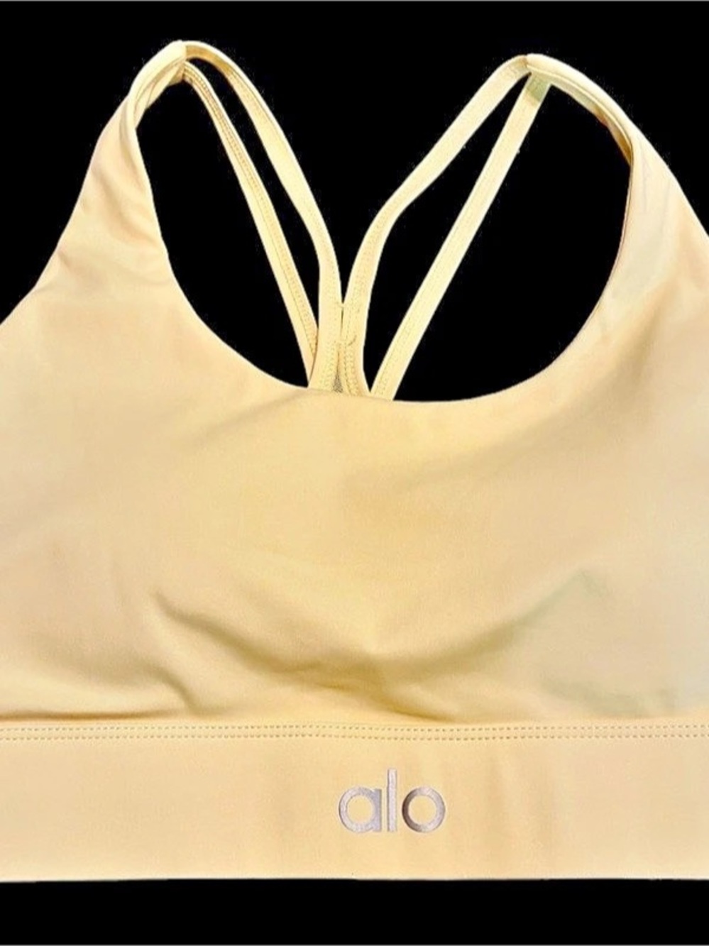 Alo Athletic Sports Bra in Warm
Butter, Size XL Like New
